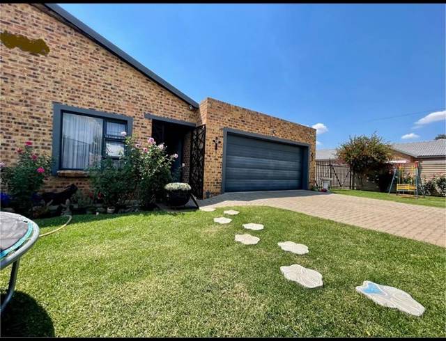 3 BEDROOM HOUSE FOR SALE IN RIVERSDALE
